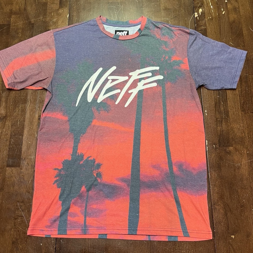 Neff Company Mens T Shirt Size Large Red Hawaiian Palm Tree‎ Logo Shirt